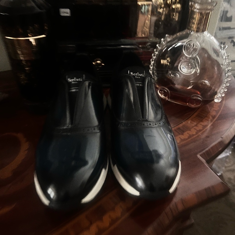 Navy and Black elegant Berluti leisure shoes